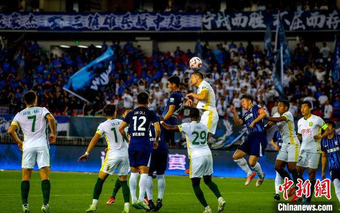 山东泰山客场战平武汉三镇