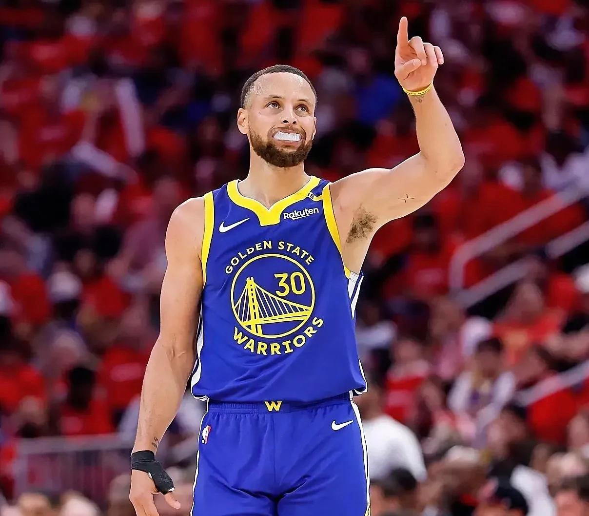 勇士NBA战胜菲尼克斯太阳库里三分雨的简单介绍