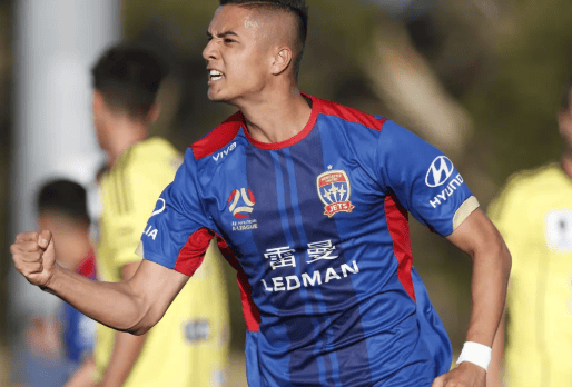 mk体育_主场优势充分释放，攻势层层推进(以拼抢之势和决战之态奋力跑赢上半场)