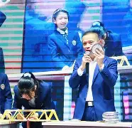 临场协作更加紧密，比赛掌控力持续增强(简述在临场比赛中如何有效的利用掩护配合)